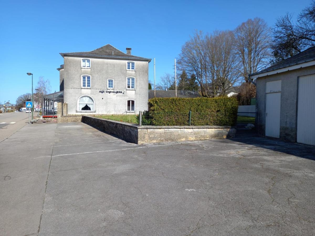 Petite Chatelaine Batiment Les Chevaliers Herbeumont Buitenkant foto